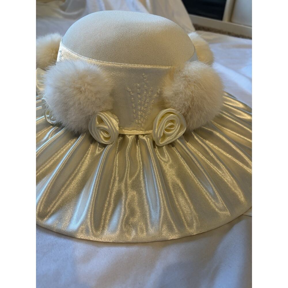Ben Marc International Ivory Hat With Box Style 2341 EUC